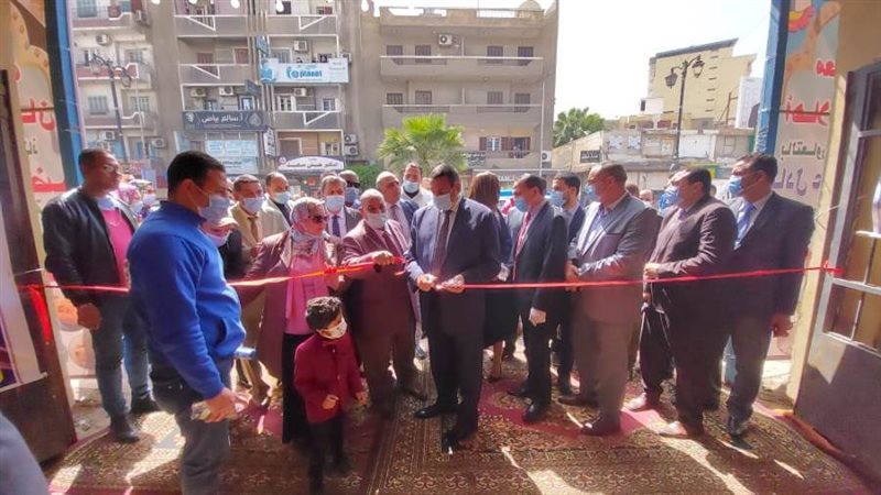 محافظ البحيرة يفتتح