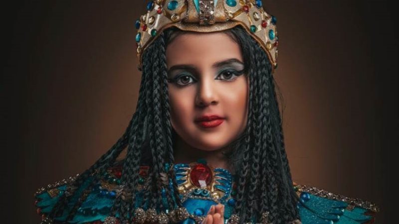 الطفلة مريم في جلسة