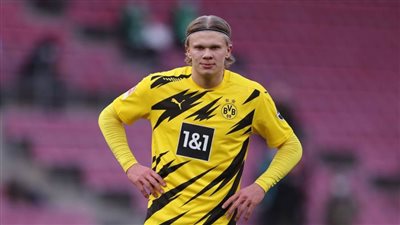 إكسبريس: رئيس برشلونة يفاضل بين نيمار وإيرلينج هالاند