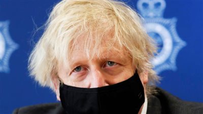 جونسون: الإغلاق سيخفف الاثنين القادم