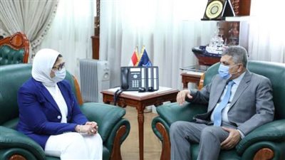 وزيره الصحة تشهد تطعيم العاملين بهيئة قناة السويس بلقاح كورونا