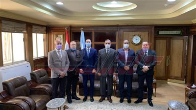 محافظ كفر الشيخ يناقش سبل التعاون بين نقابتي المحامين وطب الأسنان لصالح المواطنين