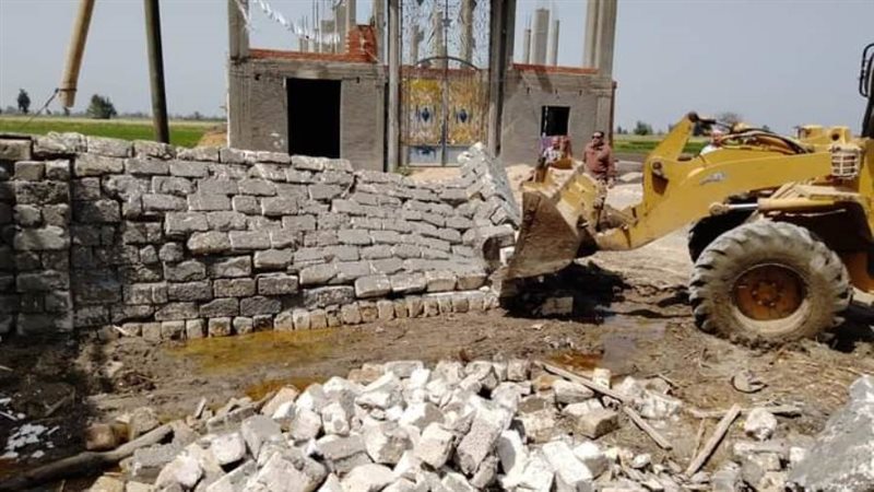 إزالة التعديات بالبحيرة