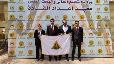 وفد طلابي بجامعة بنها في ورشة عمل 