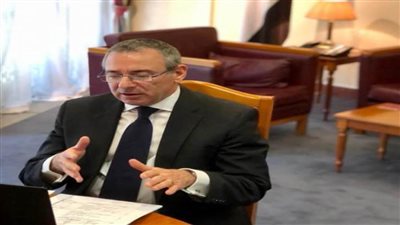 سفير مصر في لندن يجري لقاءً مع رئيسة البنك الأوروبي لإعادة الإعمار والتنمية