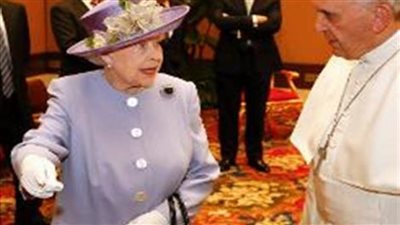 البابا فرانسيس يعزي ملكة بريطانيا