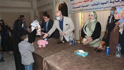 تكريم أسر الشهداء والأيتام بمركز ومدينة سمسطا