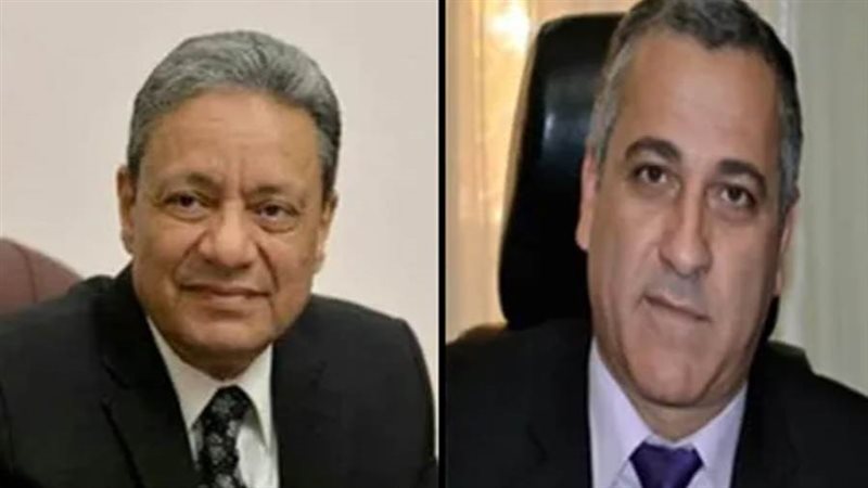 الكاتب الصحفي كرم