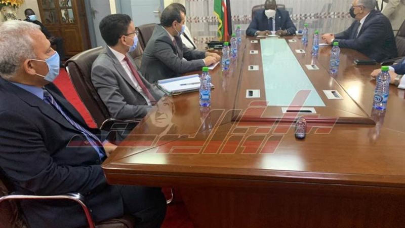 وزير الزراعة خلال