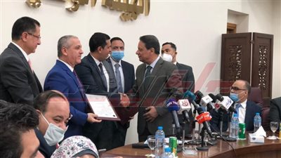  الوطنية للصحافة تحتفل بتسليم شهادات تقنين أوضاع الصحف القومية