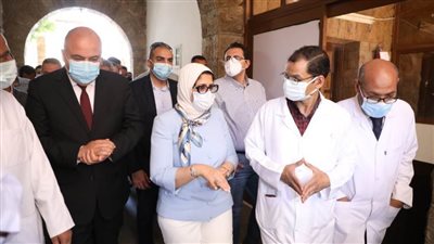 وزيرة الصحة تصرف شهرا مكافأة للعاملين بـ