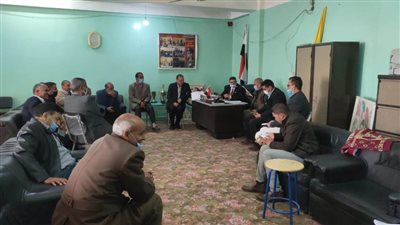 اجتماع لمناقشة آلية عقد امتحانات الفصل الدراسي الثاني للصفين الأول والثاني الثانوي