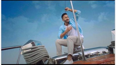 على سفينة بالبحر.. حمادة هلال ينتهي من تصوير 