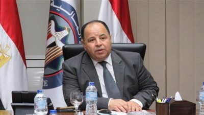 وزير المالية يبحث مع مسؤولي ديوان الضرائب السوداني تبادل الخبرات