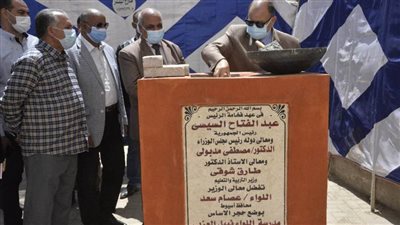 محافظ أسيوط يضع حجر أساس مدرسة 