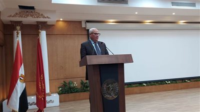 محافظ بورسعيد يستعرض خطة الصيانة الشاملة لعدد من المدارس بجميع المراحل بالمحافظة