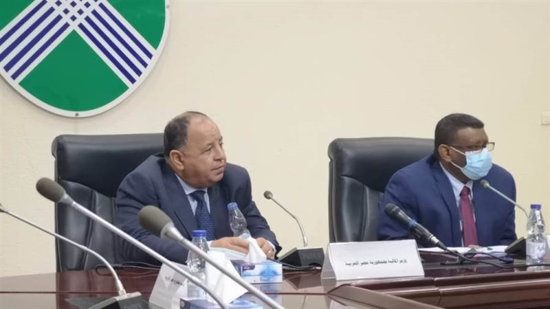 وزير المالية خلال