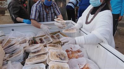 6 آلاف  كيلو لحم و300 ألف وجبة و50 ألف كرتونة للفقراء ببنى سويف 