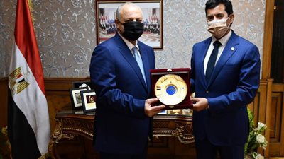 وزير الرياضة يستقبل هاني أبو ريده بعد فوزه بعضوية الفيفا 