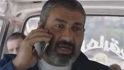 ياسر جلال يوضح حقيقة مشهد الموبايل المقلوب في 