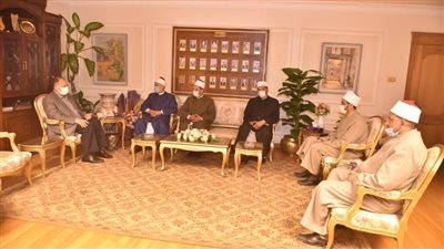 محافظ أسيوط يلتقي وكيل وزارة الأوقاف للتأكيد على تطبيق الإجراءات الاحترازية والوقائية بالمساجد