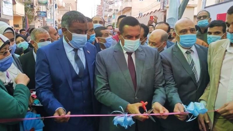 محافظ البحيرة يفتتح