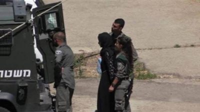 قوات الاحتلال تعتقل فتاة على حاجز قلنديا شمال القدس