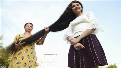 صاحبة أطول شعر بالعالم تقصه وتتبرع به لمتحف أمريكي 