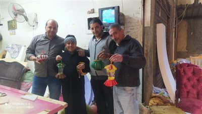 أندرو عشق شهر رمضان فعمل مسحراتي ووزع الفوانيس على جيرانه المسلمين