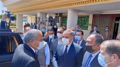 وزير التموين يتفقد مصنع شركة الدلتا للسكر في الحامول