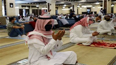 السعودية: إغلاق 18 مسجدًا بسبب إصابات بكورونا بين المصلين