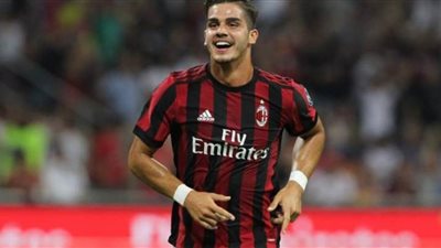 صحيفة إسبانية: برشلونة غير مهتم بالتعاقد مع البرتغالي أندريه سيلفا