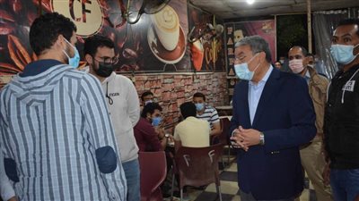  إزالة فورية لمقهى غير مرخص يقدم الشيشة وحملات على المخالفين بالمنيا