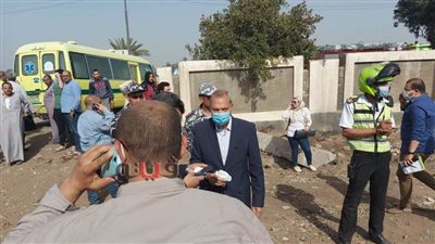 محافظ  القليوبية ينتقل لمقر موقع حادث القطار 