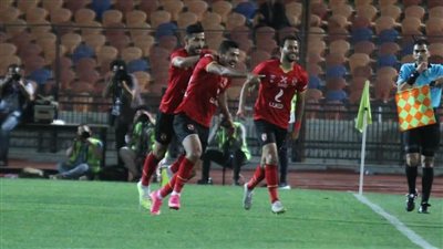 بقذيفتي شريف.. الأهلي يفوز على الزمالك بهدفين في الدوري 