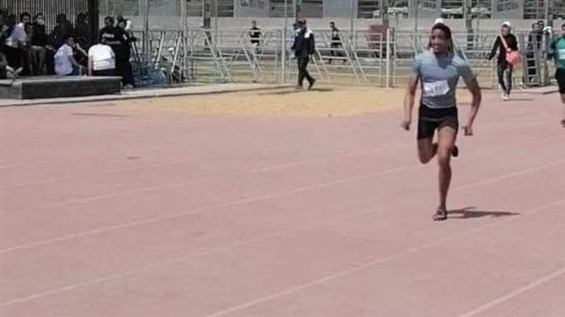 الطالب الفائز