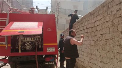 السيطرة على حريق هائل بقطعة أرض خلف مدرسة وجيه أباظة بالبحيرة