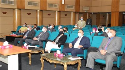 وزيرة البيئة تناقش الإستراتيجية الوطنية للحد من إستخدام الأكياس البلاستيكية