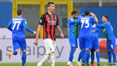 ساسولو يقلب الطاولة على ميلان في عقر داره 