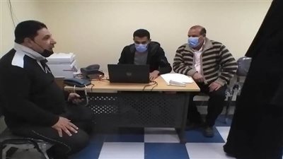 رئيس مركز ومدينة العريش يتلقى لقاح كورونا