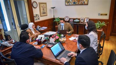 وزيرة الصحة تتابع نسب إشغال الأسرة والرعايات وأجهزة التنفس بمستشفيات عزل كورونا