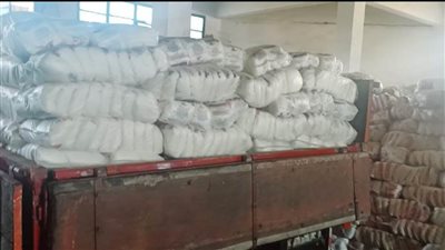 ضبط سيارة محملة بـ8 أطنان سكر تمويني بالبحيرة.. (صور)