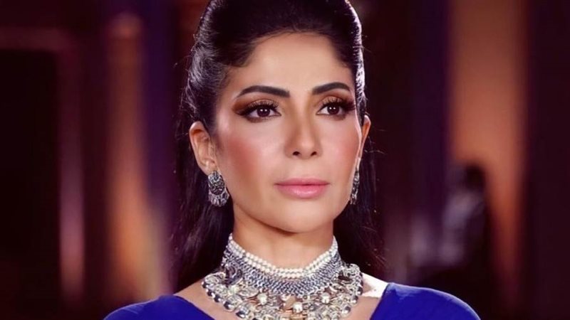 الفنانة مني زكي