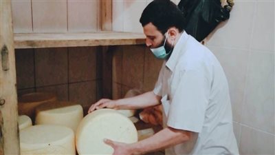 التحفظ على مضبوطات مصنع أجبان في حملة رقابية بالبحيرة