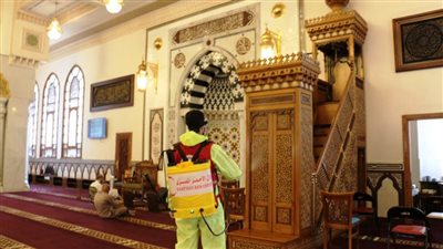 الهلال الأحمر المصري يجري أكبر عملية تعقيم للمساجد في ١٠ محافظات