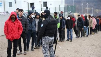 البوسنة.. إيواء عائلات مهاجرة افترشت أنقاض منزل منهار