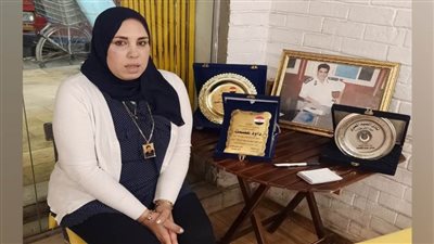  زوجة العقيد عامر عبد المقصود: نائب إخواني حاول تهريب مسجون بالقسم.. وهذا ما قاله الظواهري للشهيد