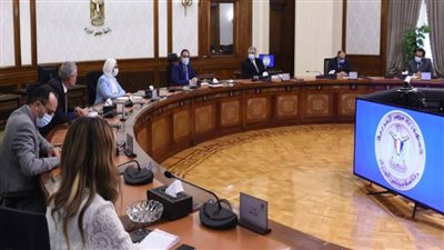 رئيس الوزراء يتابع جهود توفير لقاحات 