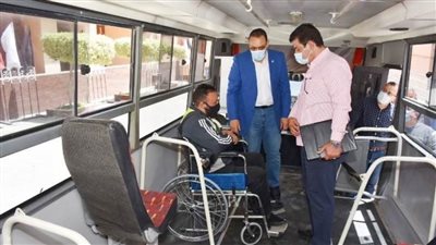 محافظ الشرقية يعلن بدء تشغيل الباص المجهز لذوي الهمم