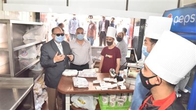 فض 78 سوقا وحفل زفاف وعزاء وتحرير 1838محضرا للمنشآت بأسيوط 